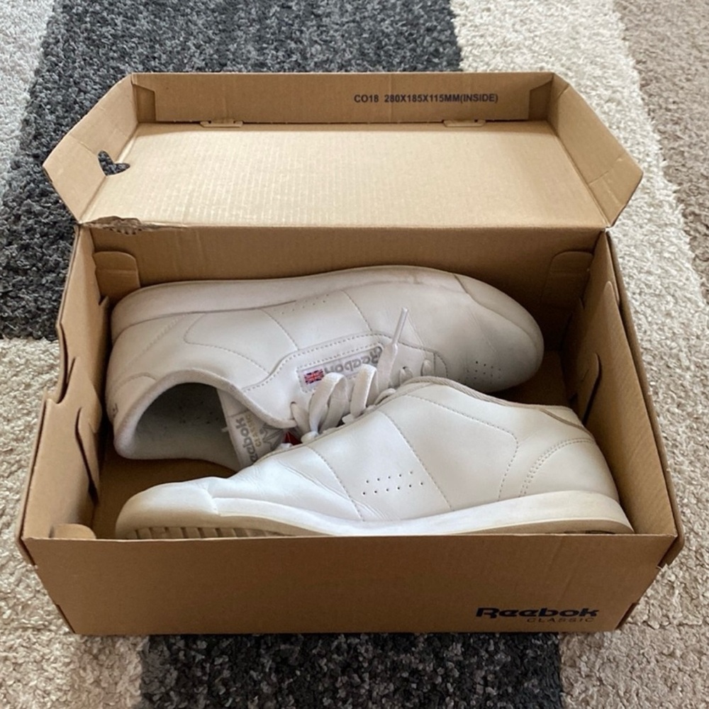 Reebok Sneakers